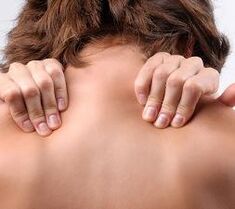 Signs and symptoms of thoracic osteochondrosis